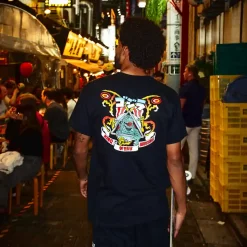 Santa Cruz x Godzilla Natas Mothra Heavyweight T-Shirt Black 5 Santa Cruz x Godzilla Natas Mothra Heavyweight T-Shirt Black - Model