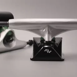 Avenue Gen 2 8.25" Achse Suspension - Frontal und seitlich